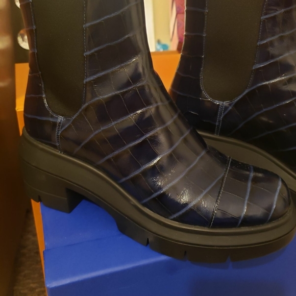 Boots - Picture 2 of 5